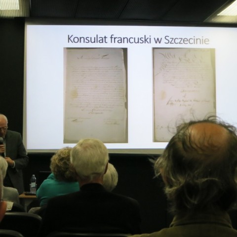 Powiększ obraz: Dokumenty związane z francuską historią miasta, przechowywane w Archiwum Państwowym